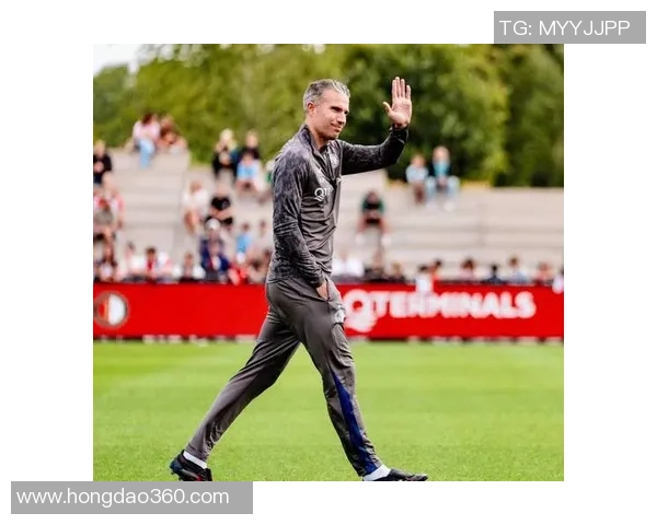 范佩西率费耶诺德荷甲不败高歌猛进欧联两连败陷入冰火两重天 范佩西率费耶诺德荷甲不败高歌猛进欧联两连败陷入冰火两重天